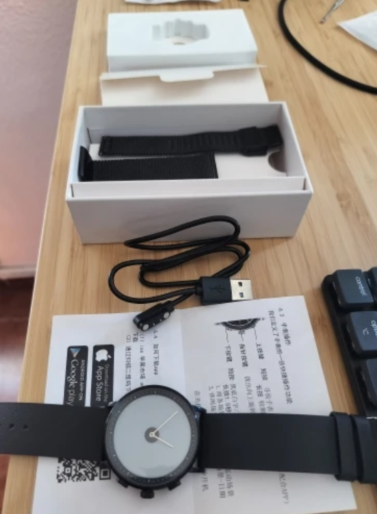 The world's first quartz movem - Hybrid Smartwatch ulasan dan harga